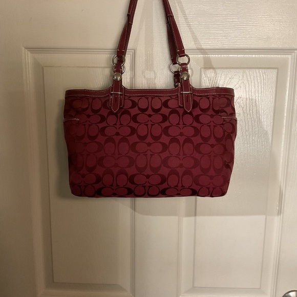 Vintage Coach Signature Burgundy Jacquard Tote Bag - Picture 7 of 11